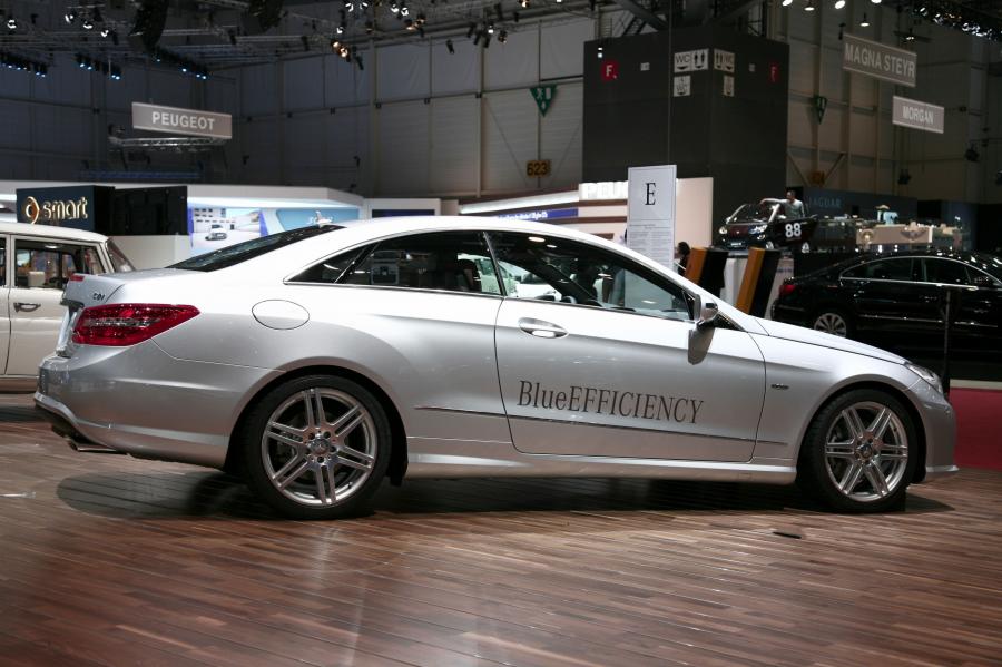  Mercedes-Benz E-Class Coupe 2010 года  (фото 10 из 84)